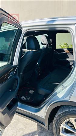 بی ئێم دەبڵیو X3